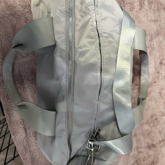 Small Women’s/ Kids Duffel/ Gym/ Dance Bag - Grey - Picture 4 of 4